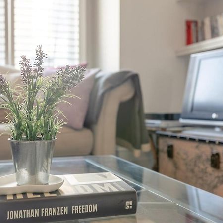 Stylish 1 Bed Apartment Near Battersea Park London Kültér fotó